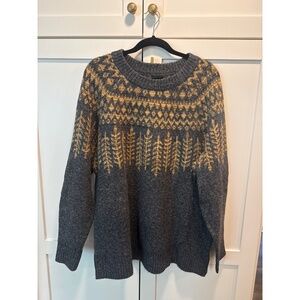 Torrid Acrylic Sweater- Size 1 Never Worn